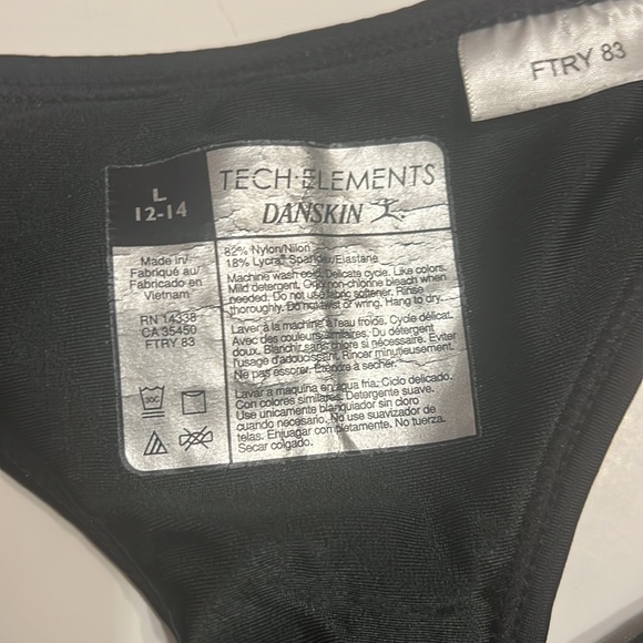 Danskin tech elements, size Lg racer top and size medium bike shorts preowned - Picture 7 of 11